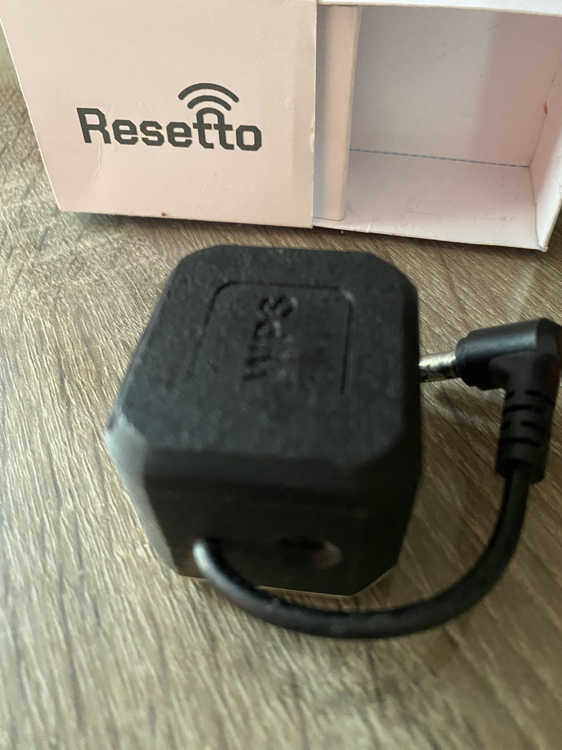 Resetto - Restart smart WIFI router automatic